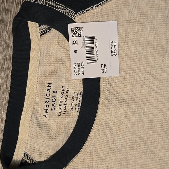 American Eagle Outfitters "Super Soft Standard Fit" Long-Sleeve Shirt (XS) - Picture 4 of 5